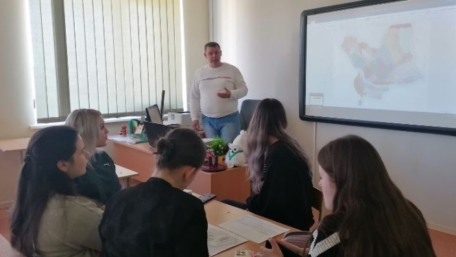 Sadarbības stunda DTTT: dabaszinības un maršrutu plānošana vienotā mācību procesā