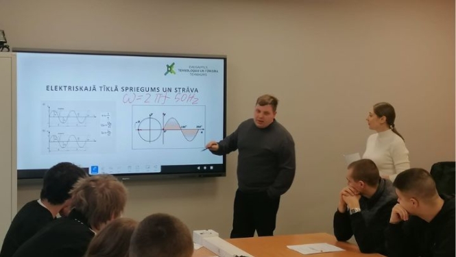 Mācāmies praksē: trigonometriskās funkcijas elektrotehnikā
