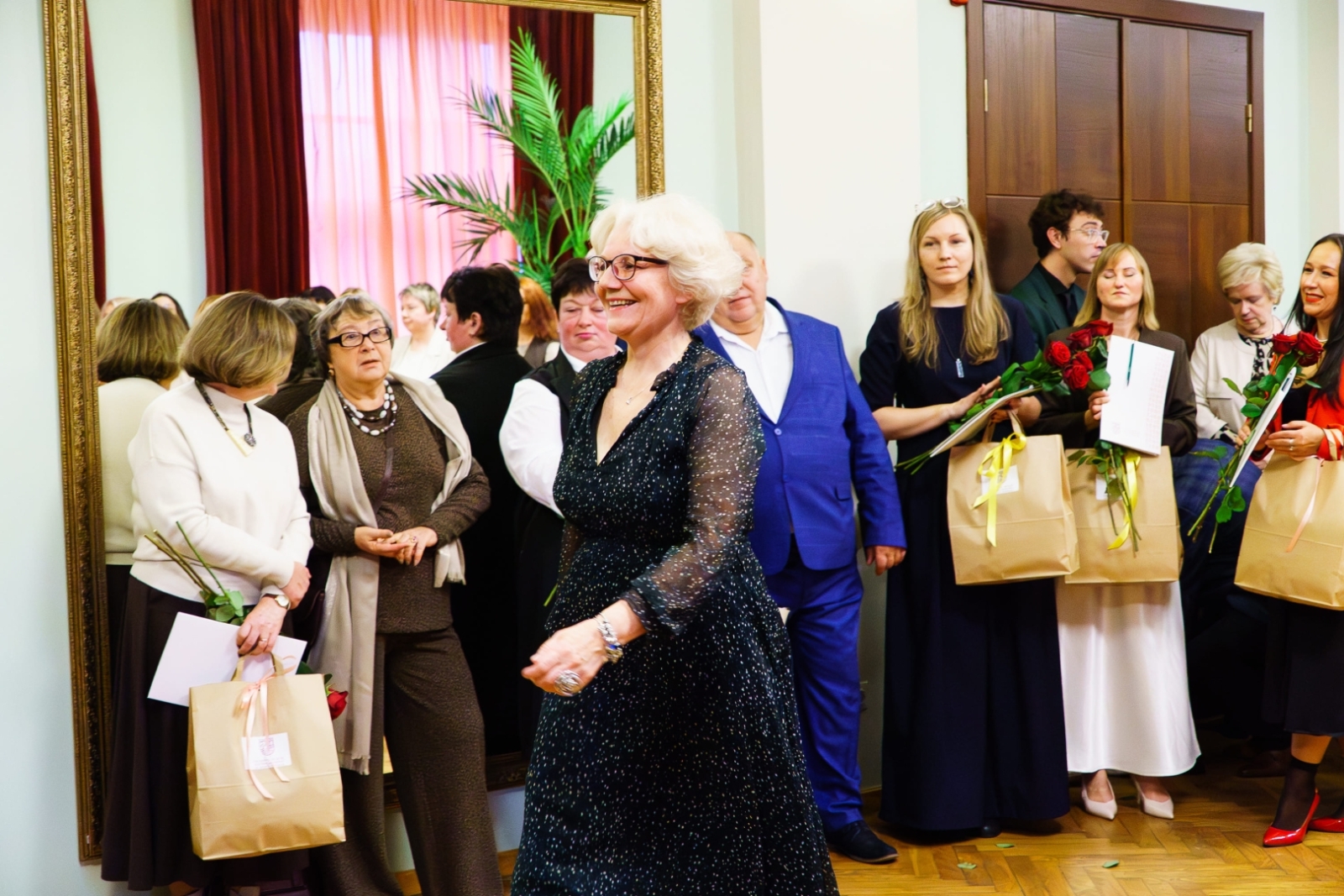 Aleksandra Pomitkina dodas saņemt balvu