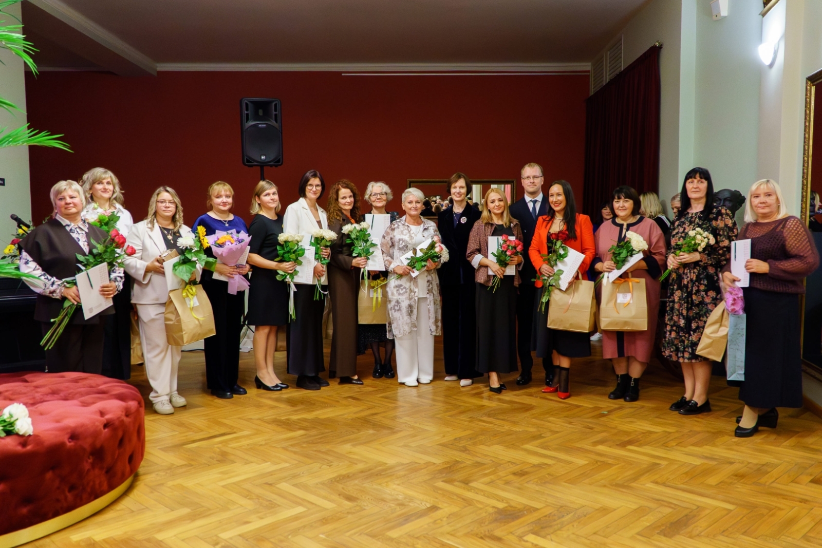 Daugavpils pilsētas Izglītības, jaunatnes un sporta pārvaldes konkursa “Gada balva izglītībā” laureātu un nominantu kopbilde