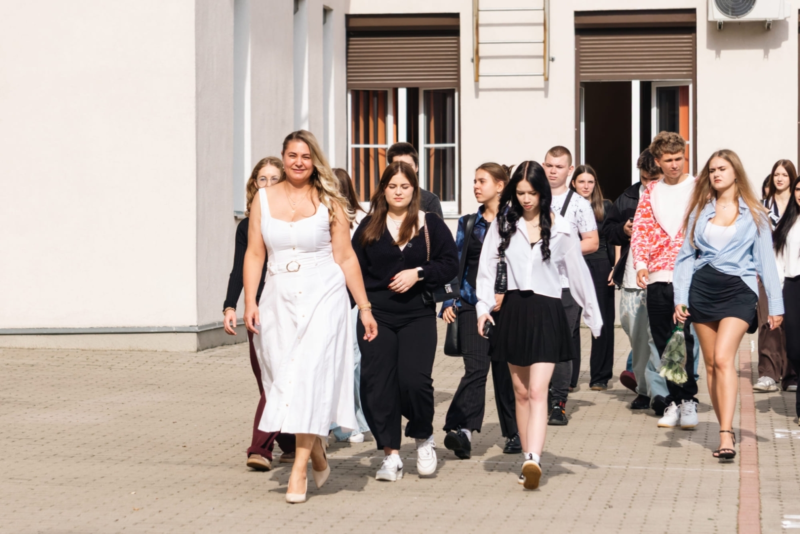 Izglītojamie kopā ar klases audzinātāju