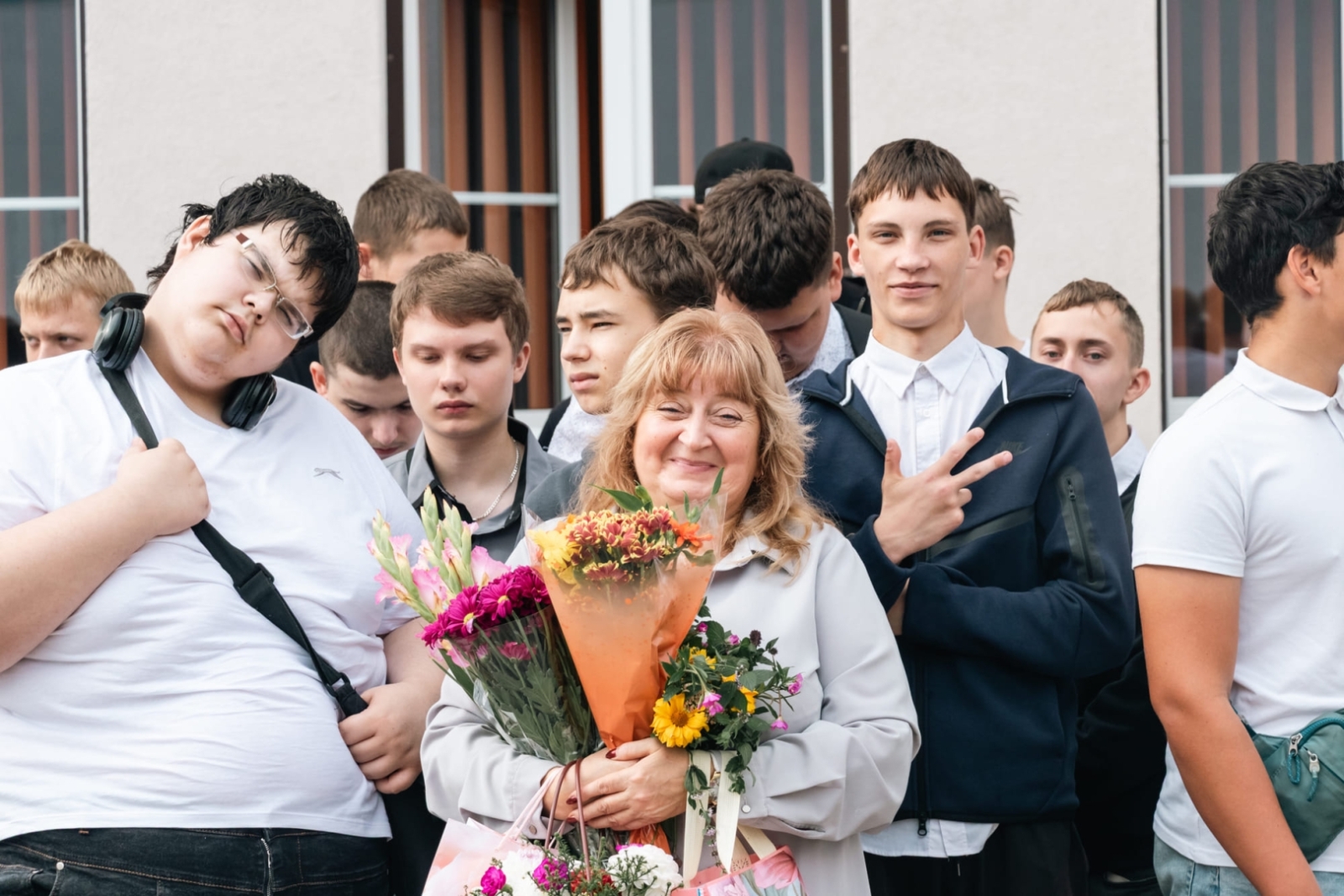Izglītojamie kopā ar klases audzinātāju