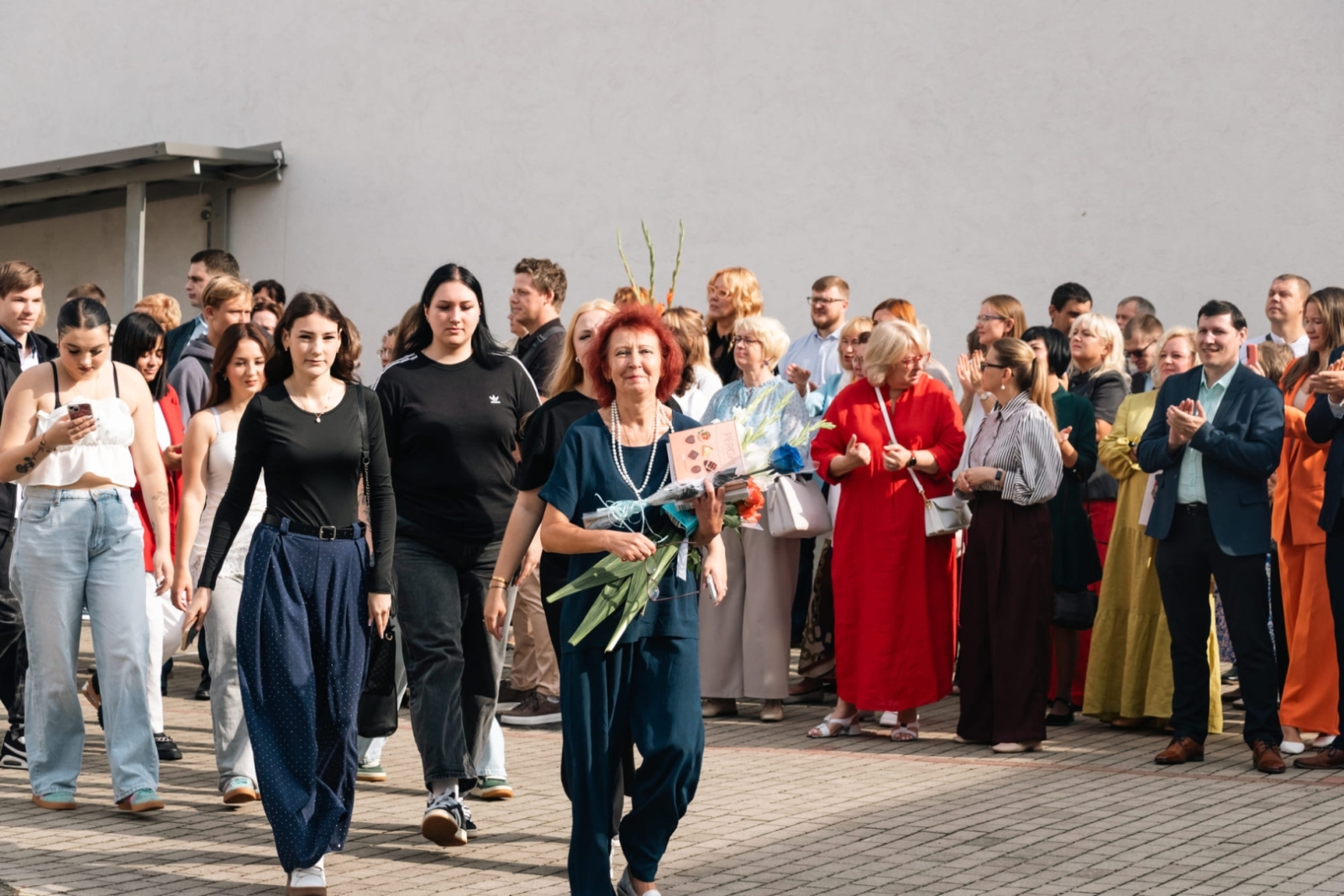 Izglītojamie kopā ar klases audzinātāju