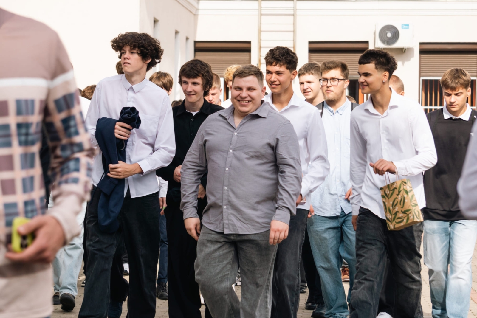 Izglītojamie kopā ar klases audzinātāju