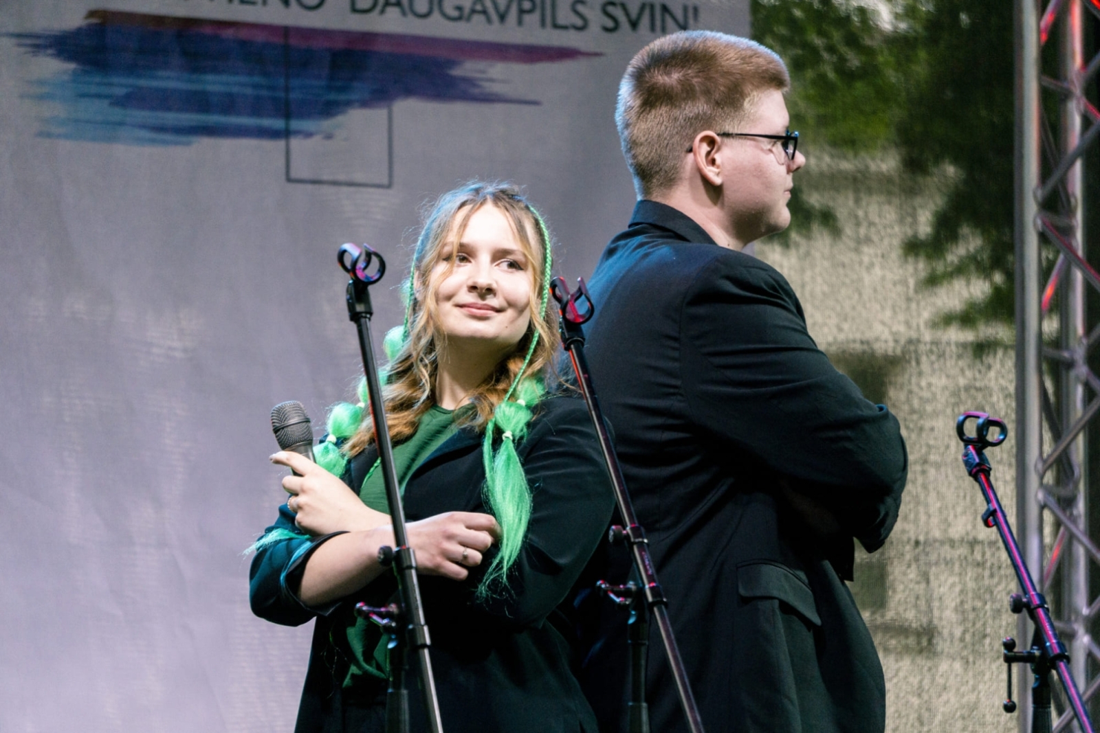 Izglītojamie uzstājas ar vokālu priekšnesumu Daugavpils pilsētas svētkos