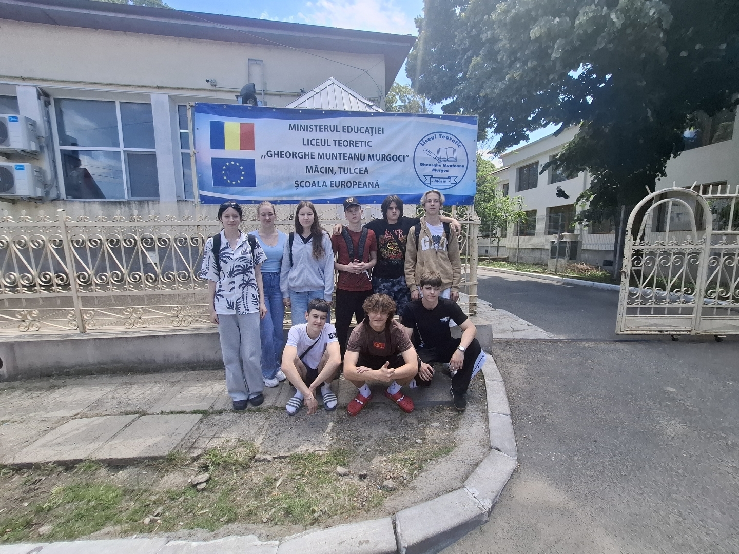 Izglītojamo kopbilde Erasmus+ mācību mobilitātes laikā Rumānijā