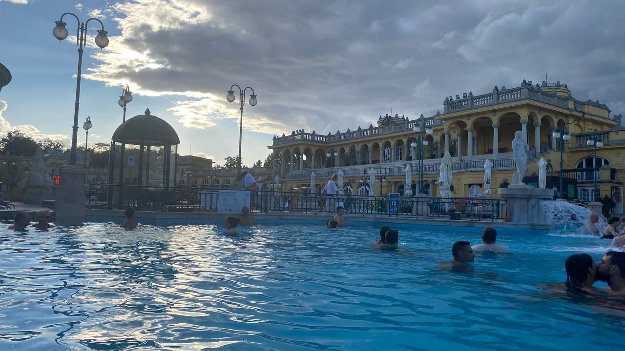 Budapeštas slavenās termālās pirtis