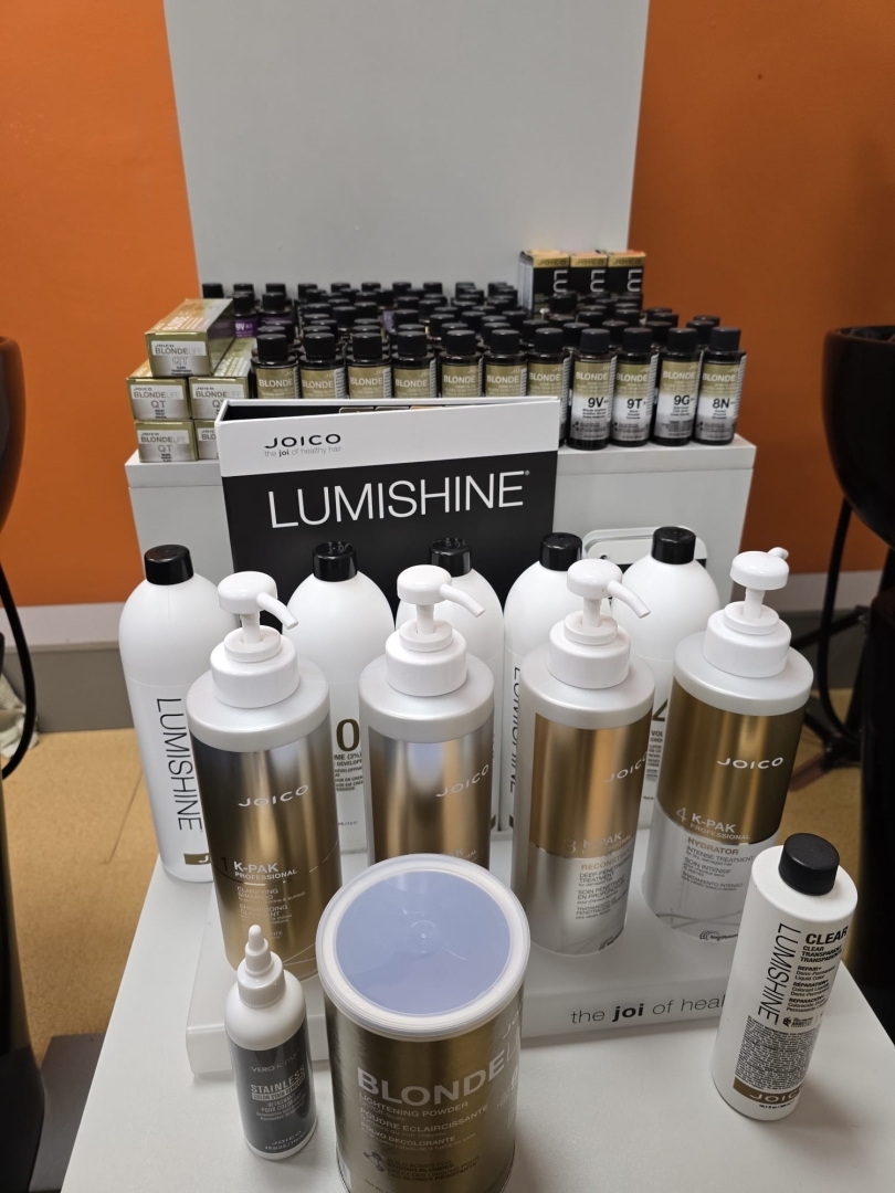 JOICO LumiShine profesionālie matu krāsošanas un kopšanas produkti