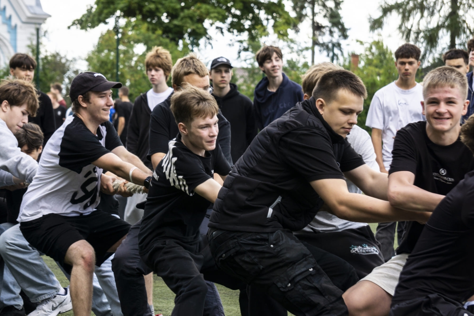 Izglītojamie sporta un veselības dienas pasākumā