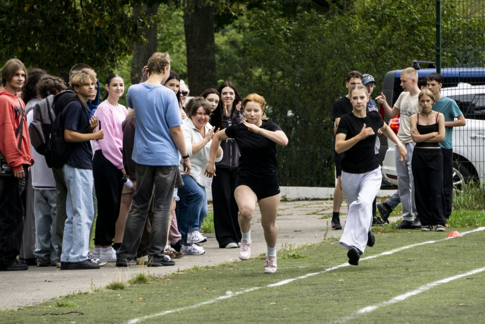 Izglītojamie sporta un veselības dienas pasākumā