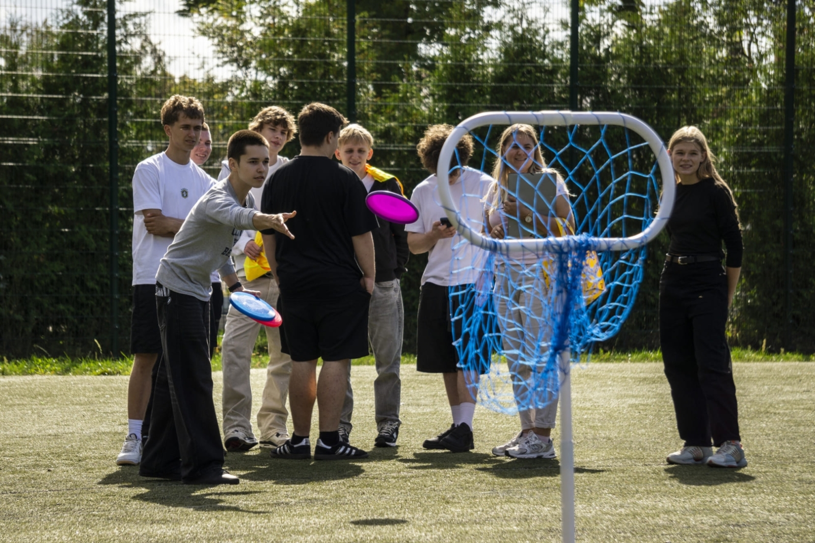 Izglītojamie sporta un veselības dienas pasākumā