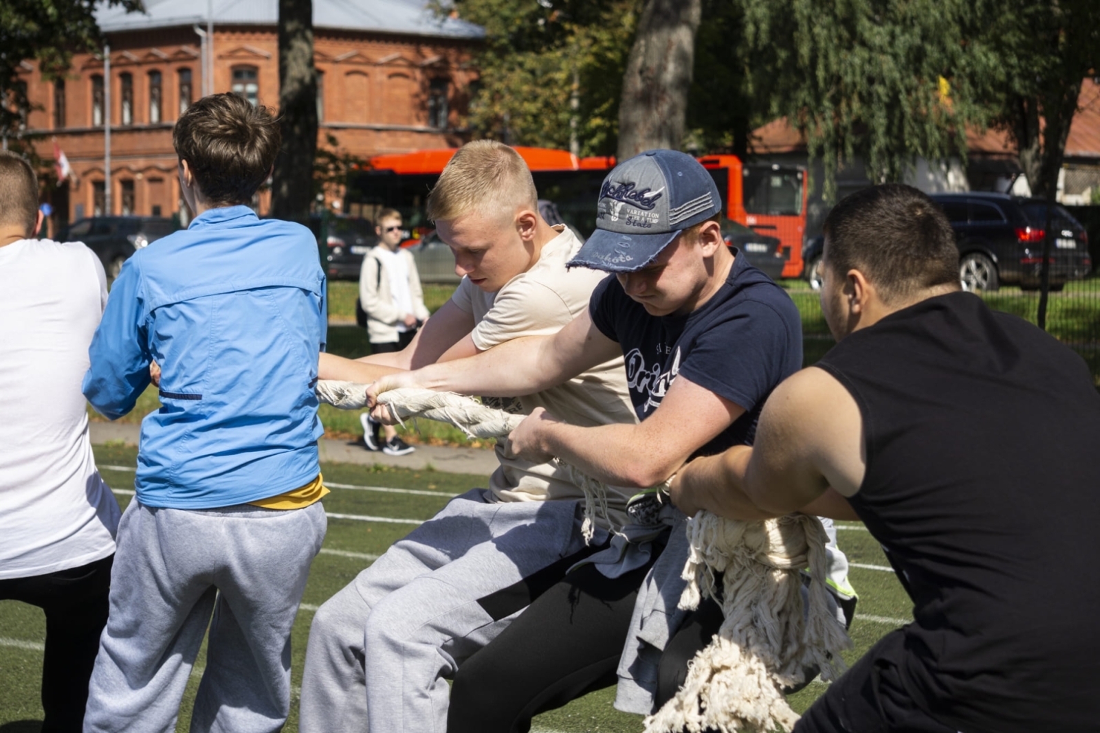 Izglītojamie sporta un veselības dienas pasākumā