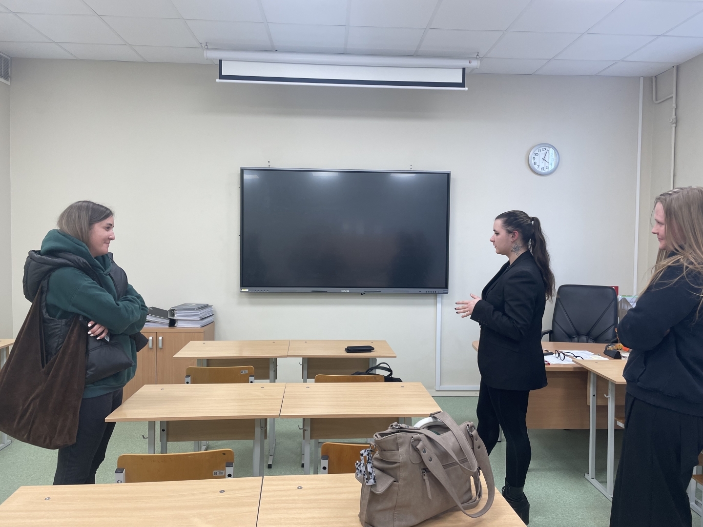 Izglītojamie apspriež jautājumus ar Greibo