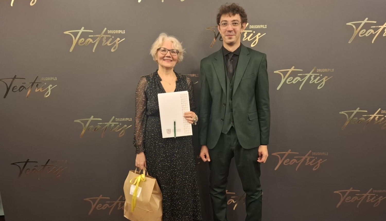 Kirils Ļebedevs un Aleksandra Pomitkina kopbildē