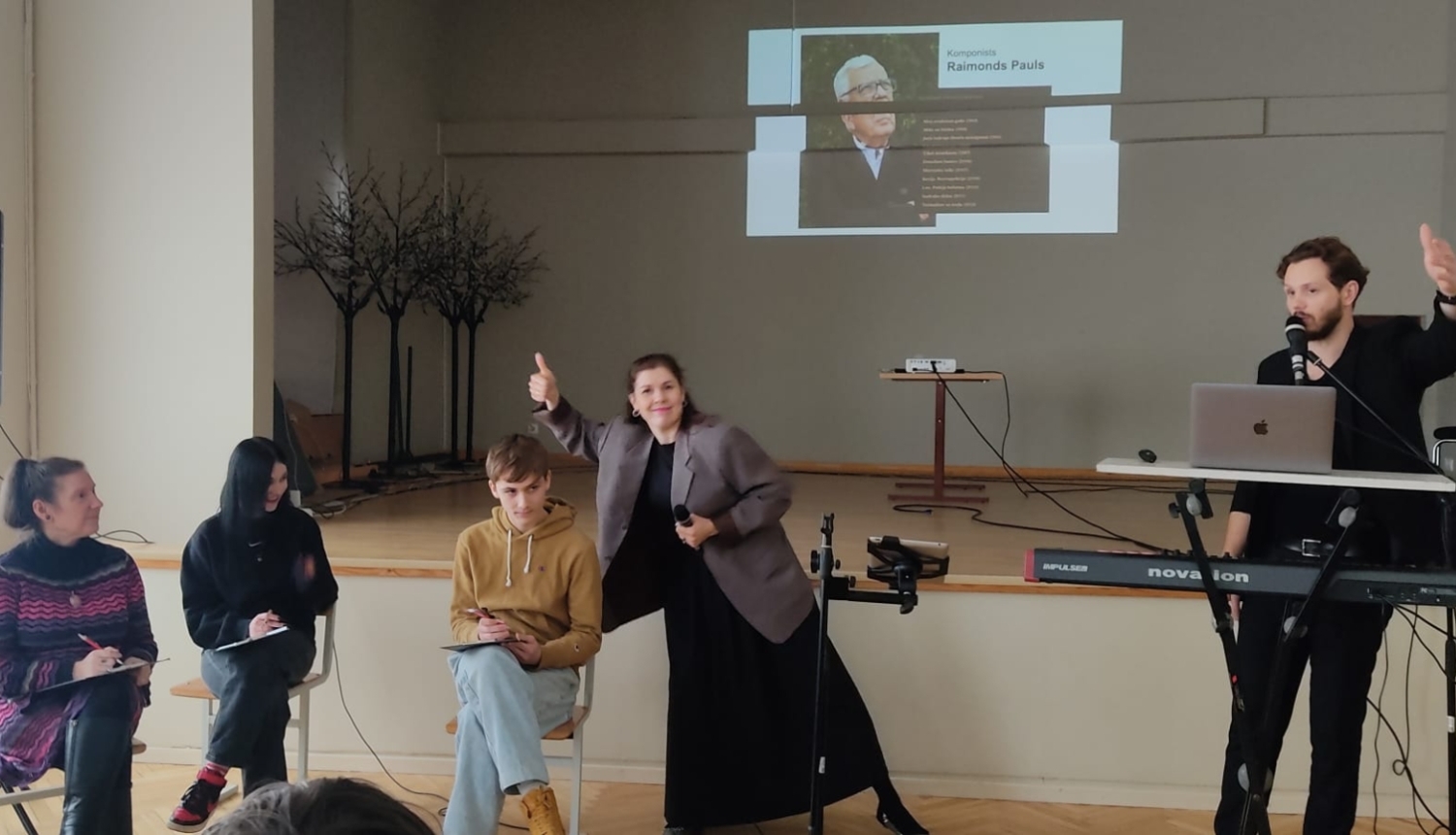 Izglītojamie piedalās interaktīvā muzikālā spēļstundā