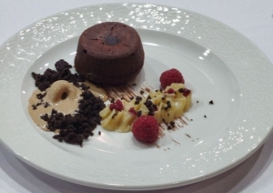 Profesionāli pagatavota un noformēta deserta prezentācija izstādē "Riga Food 2026"