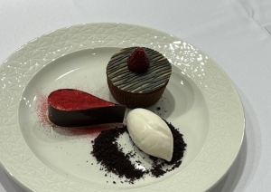 Profesionāli pagatavota un noformēta deserta prezentācija izstādē "Riga Food 2026"