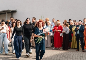 Izglītojamie kopā ar klases audzinātāju