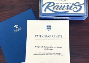 Pateicības rakts un piemiņas balva, ko tehnikums saņēmis Daugavpils pilsētas svētkos