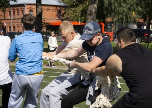 Izglītojamie sporta un veselības dienas pasākumā