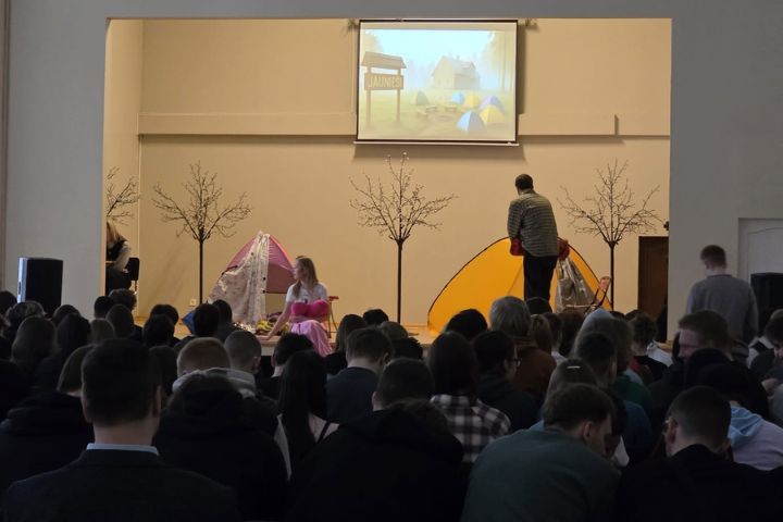 Mūsdienu skatījums uz klasiku: “Skroderdienas Jauniešos”